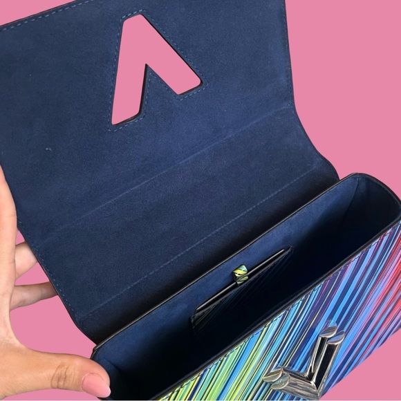 Louis Vuitton Tropical Epi Twist MM - Picture 8 of 11